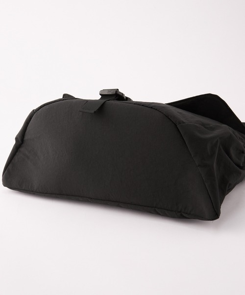 UMBRO/アンブロ 別注 ロゴ刺繍 ナイロンメッセンジャーバッグ