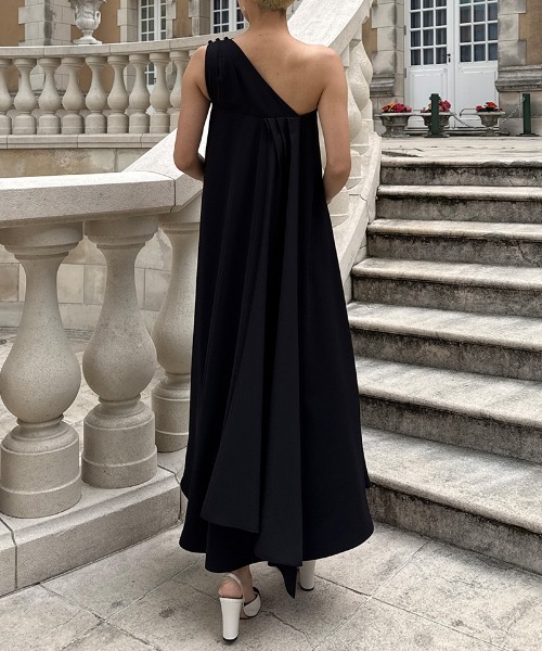 JENNE(ジェンヌ)の「ワンショルダードレス(ワンピース・レディース・ブラック/スモーク・LARGE/MEDIUM/SMALL)」の5枚目の写真