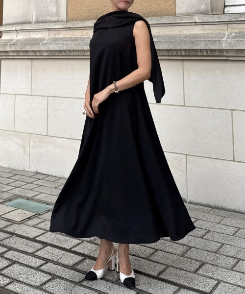 JENNE(ジェンヌ)の「ワンショルダードレス(ワンピース・レディース・ブラック/スモーク・LARGE/MEDIUM/SMALL)」の10枚目の写真