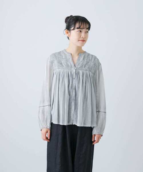 かぐれ（カグレ）の「ピグメントダイピンタックブラウス（シャツ