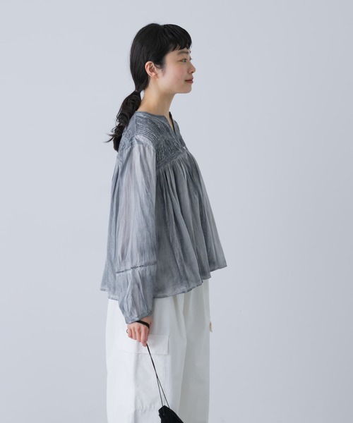 かぐれ（カグレ）の「ピグメントダイピンタックブラウス（シャツ