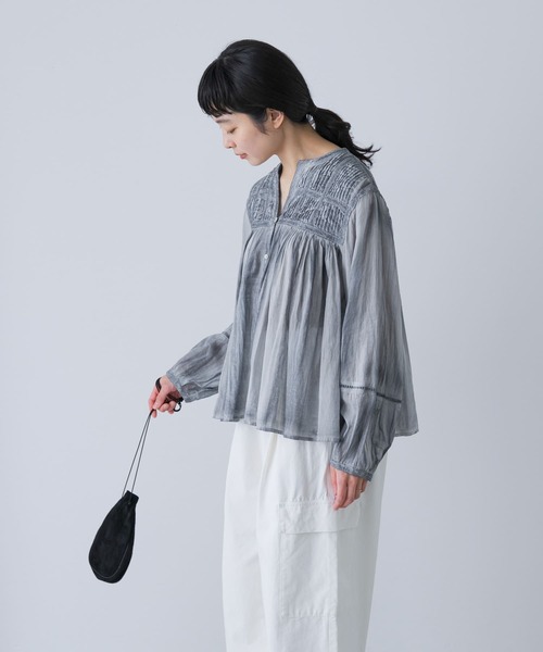 かぐれ　新品タグ付き　ピグメントダイピンタックブラウス　アーバンリサーチドアーズ かぐれ（カグレ）の「ピグメントダイピンタックブラウス（シャツ