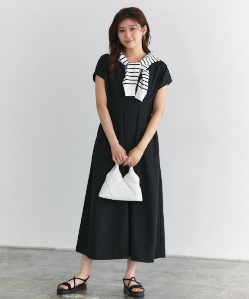 Pierrot（ピエロ）の「ウエストタックフレンチスリーブワンピース（ワンピース・レディース・ブラック/ブルー・PM/M/L）」の18枚目の写真