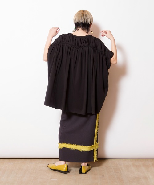 OSMOSIS（オズモーシス）の「フリンジテープニットスカート（スカート・レディース・チャコール/ブラック/ライトベージュ・ONE SIZE）」の17枚目の写真