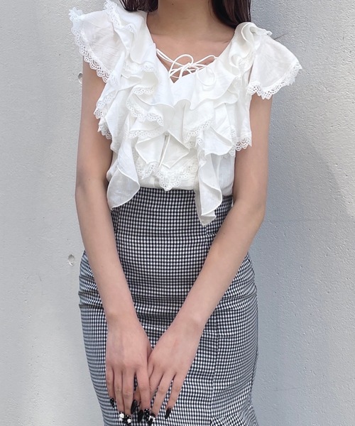 one way（ワンウェイ）の「ノースリーブラッフルブラウス（シャツ/ブラウス・レディース・アイボリー/ホワイト/ブラック・FREE）」の4枚目の写真