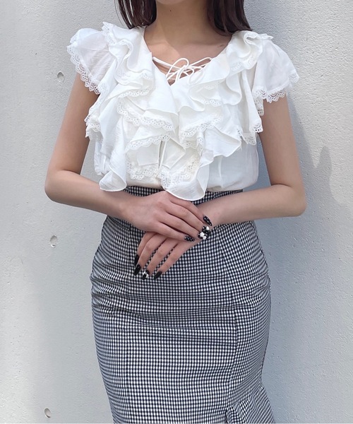 one way（ワンウェイ）の「ノースリーブラッフルブラウス（シャツ/ブラウス・レディース・アイボリー/ホワイト/ブラック・FREE）」の5枚目の写真