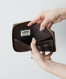 【earPAPILLONNER 】LION COFFEE ブラウン二つ折り財布 ear PAPILLONNER（イアパピヨネ）の「LION COFFEE(ライオン