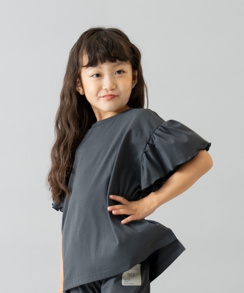 and D. petit main（アンドディープティマイン）の「【水陸両用】半袖フリルプルオーバー（Tシャツ/カットソー・キッズ・サーモンピンク/チャコール/サックスブルー・90cm/100cm/110cm/120cm/130cm/150cm/140cm）」の4枚目の写真