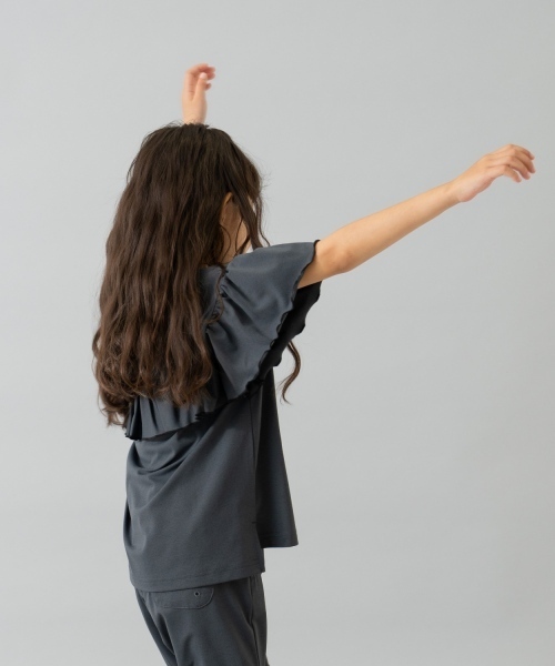 and D. petit main（アンドディープティマイン）の「【水陸両用】半袖フリルプルオーバー（Tシャツ/カットソー・キッズ・サーモンピンク/チャコール/サックスブルー・90cm/100cm/110cm/120cm/130cm/150cm/140cm）」の5枚目の写真