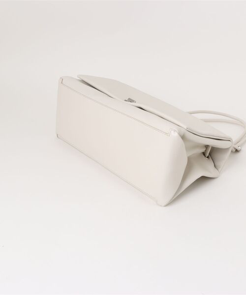 MARC JACOBS(マークジェイコブス)の「LEATHER DUAL BAG/ザ レザー デュアル ショルダー ラージ(ショルダーバッグ・レディース・ホワイト系その他・ONE SIZE)」の10枚目の写真