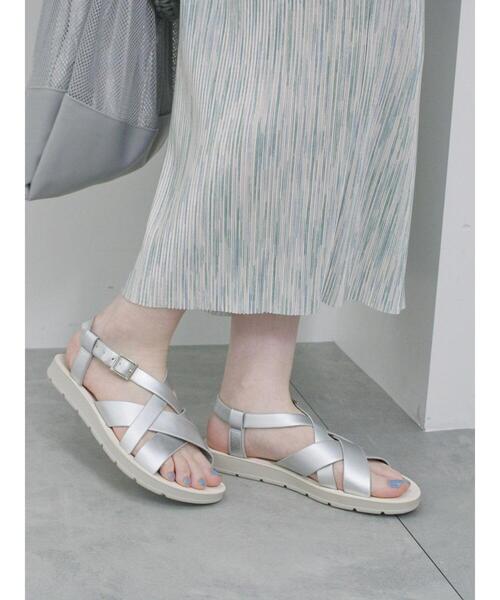 Samansa Mos2 blue（サマンサモスモスブルー）の「【ふっくらクッション】クロスベルトサンダル（サンダル・レディース・ブラック/シルバー/ブラウン・L/M）」の7枚目の写真