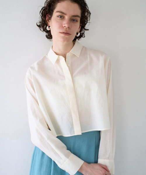 qualite（カリテ）の「コットンシアークロップドシャツ/シアーシャツ/夏服/羽織り（シャツ/ブラウス・レディース・ピンク/モスグリーン/オフホワイト/チャコールグレー・フリー）」の16枚目の写真