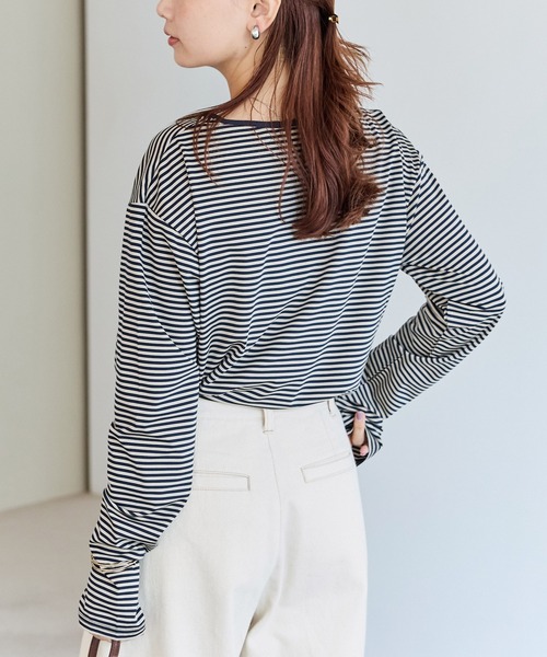 LAVEANGE（ラビアンジェ）の「ボーダーフィンガーホールプルオーバー（Tシャツ/カットソー・レディース・ネイビー/ブラック・5L/M/LL/3L/4L）」の19枚目の写真