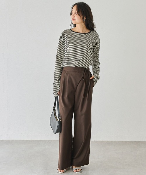 LAVEANGE（ラビアンジェ）の「ボーダーフィンガーホールプルオーバー（Tシャツ/カットソー・レディース・ネイビー/ブラック・5L/M/LL/3L/4L）」の9枚目の写真