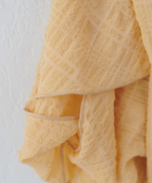 natural couture（ナチュラルクチュール）の「osonoねじり袖ペプラムチュニック（シャツ/ブラウス・レディース・オレンジ/その他1/オフホワイト/サックスブルー/ブラック・FREE）」の14枚目の写真