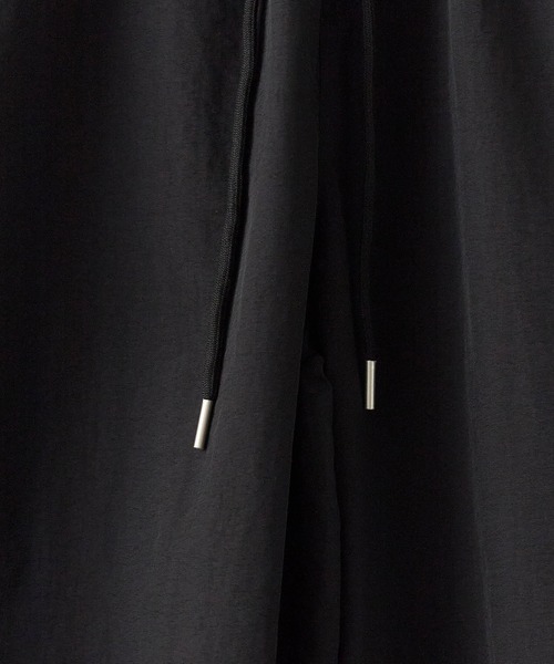 Theater code(シアターコード)の「Nylon pants with embroidery design / 刺繍デザイン ナイロンパンツ(その他パンツ・レディース・ブラック/ライトグレー・L/M)」の8枚目の写真