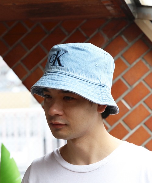Calvin Klein(カルバン・クライン)の「CALVIN KLEINデニムバケットハット(ハット・メンズ・ブルー系その他・FREE)」の2枚目の写真