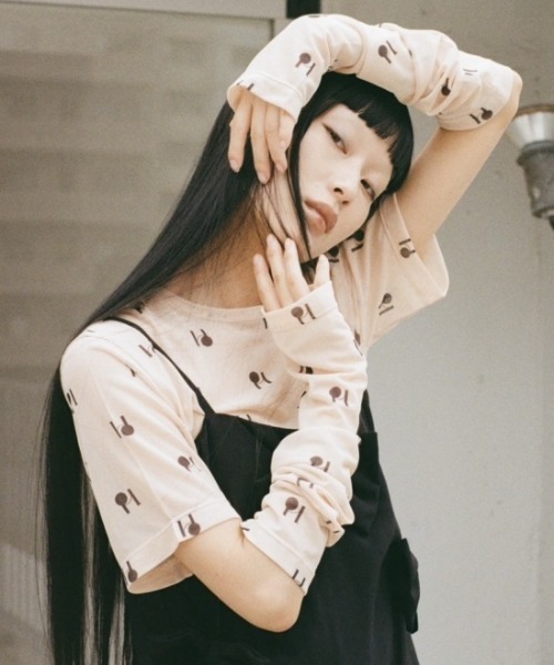 HONEY MI HONEY（ハニーミーハニー）の「logo tulle two-way tops（Tシャツ/カットソー・レディース・ベージュ/オフホワイト/ブラック・FREE）」の10枚目の写真