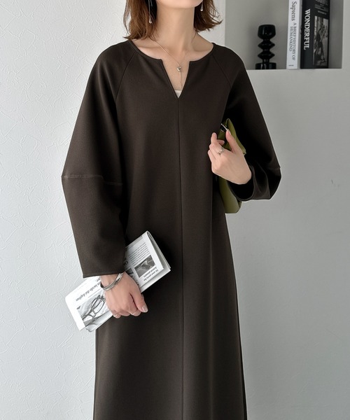 classicalelf(クラシカルエルフ)の「清楚にフェミニン、品よく抜け感。ランタンスリーブキーネックワンピース(ロング丈)(ワンピース・レディース・アイボリー/ブラック/アッシュブラウン・LARGE/X-LARGE/SMALL/MEDIUM)」の3枚目の写真