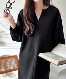 清楚にフェミニン、品よく抜け感。ランタンスリーブキーネックワンピース(ロング丈)