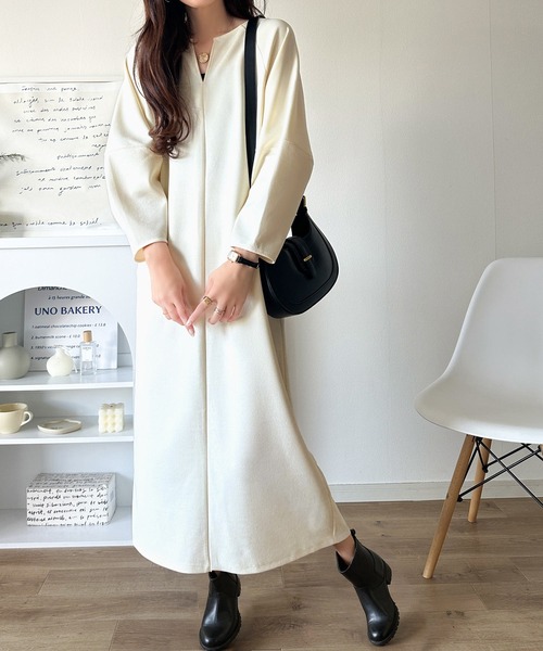 classicalelf(クラシカルエルフ)の「清楚にフェミニン、品よく抜け感。ランタンスリーブキーネックワンピース(ロング丈)(ワンピース・レディース・アイボリー/ブラック/アッシュブラウン・LARGE/X-LARGE/SMALL/MEDIUM)」の4枚目の写真
