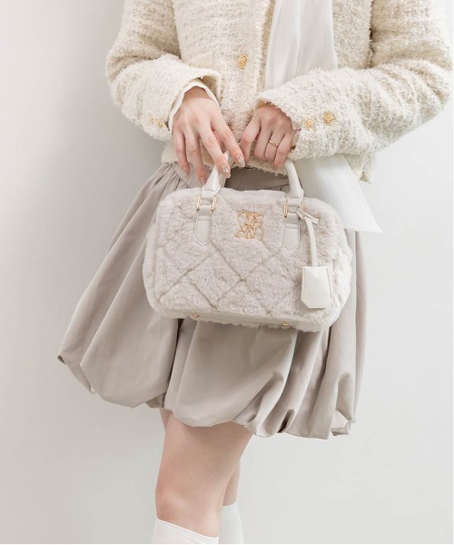 RANDA（ランダ）の「2WAY ファーキルティングボストンバッグ（ハンドバッグ・レディース・ベージュ/アイボリー/グレー・FREE）」の5枚目の写真