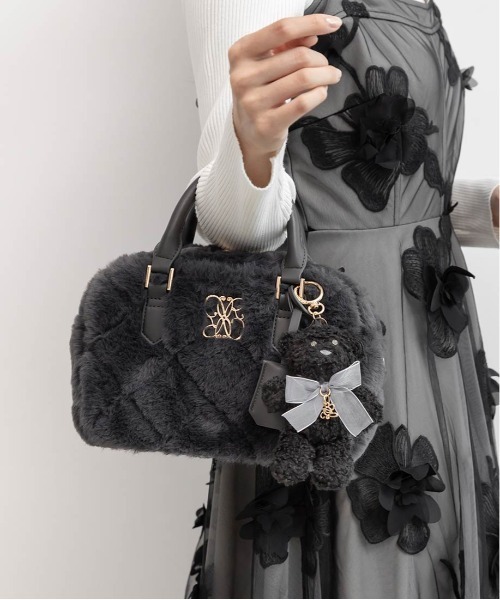 RANDA（ランダ）の「2WAY ファーキルティングボストンバッグ（ハンドバッグ・レディース・ベージュ/アイボリー/グレー・FREE）」の10枚目の写真