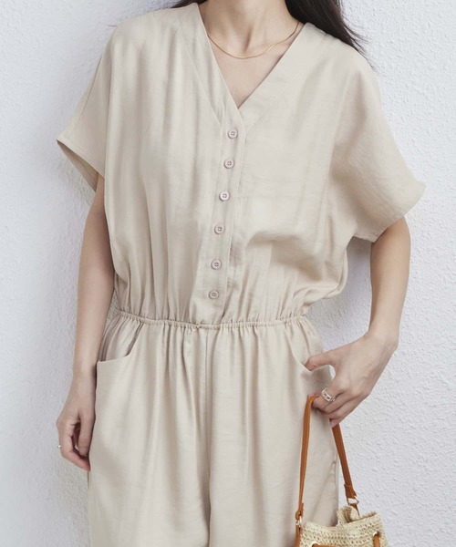 MAISON DE THERESE（メゾン ド テレーズ）の「Vネックハーフボタン　ルーズシルエットオールインワン（つなぎ/オールインワン・レディース・ネイビー/ベージュ/カーキ・FREE）」の2枚目の写真