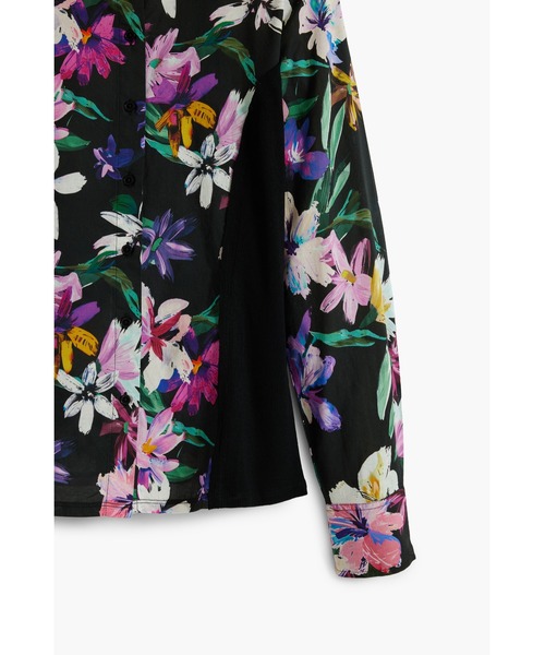 Desigual(デシグアル)の「花柄コンビネーションシルエットシャツ(シャツ/ブラウス・レディース・ブラック・M/L/XS/S/XL)」の3枚目の写真