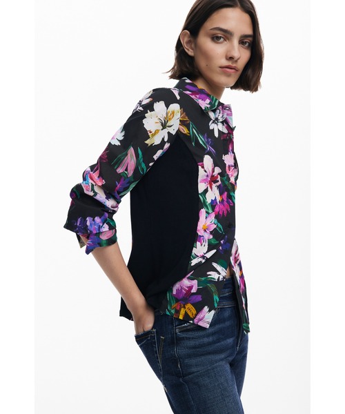 Desigual(デシグアル)の「花柄コンビネーションシルエットシャツ(シャツ/ブラウス・レディース・ブラック・M/L/XS/S/XL)」の5枚目の写真