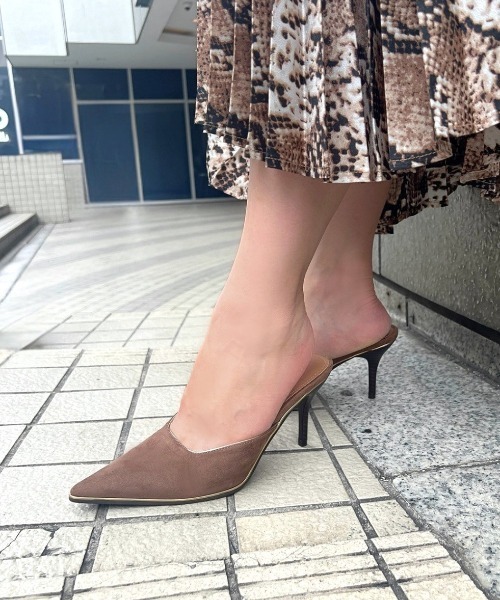 R&E（アールアンドイー）の「【R&E】ゴールドパイピングミュールパンプス（パンプス・レディース・ブラック/モカ/カーキ・M/S/LL/L）」の3枚目の写真