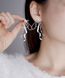 Vini（ヴィニ）の「リボン シェイプ ピアス（ピアス（両耳用））」