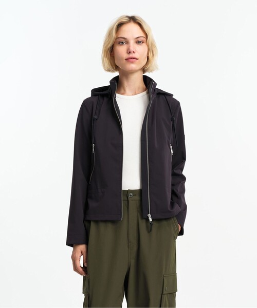 AIGLE(エーグル)の「ソフトシェル ストレッチ 撥水 通気性 3レイヤージャケット(マウンテンパーカー・レディース・ブラック/グレー・36/40/38)」の15枚目の写真