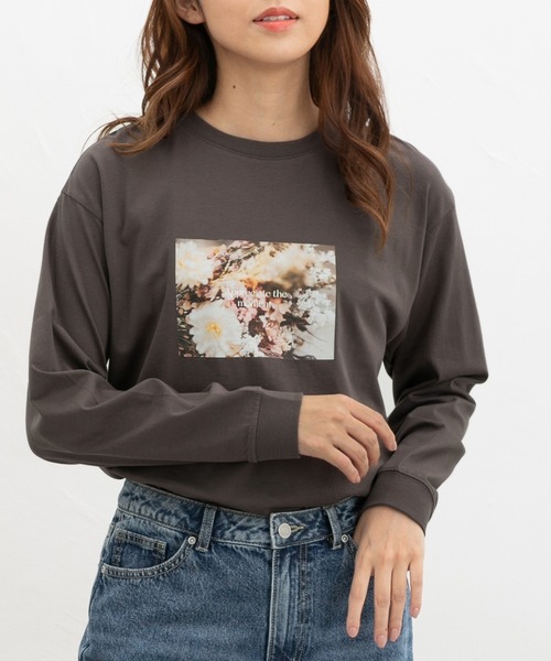 Honeys(ハニーズ)の「フォトプリントTシャツ(Tシャツ/カットソー・レディース・ラベンダー/ベージュ/スミクロ/スモークピンク/アイボリー・L/S/M/LL)」の11枚目の写真