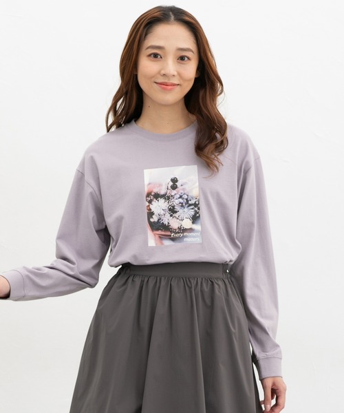 Honeys(ハニーズ)の「フォトプリントTシャツ(Tシャツ/カットソー・レディース・ラベンダー/ベージュ/スミクロ/スモークピンク/アイボリー・L/S/M/LL)」の13枚目の写真