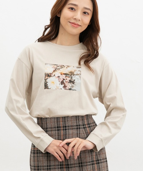 Honeys(ハニーズ)の「フォトプリントTシャツ(Tシャツ/カットソー・レディース・ラベンダー/ベージュ/スミクロ/スモークピンク/アイボリー・L/S/M/LL)」の17枚目の写真