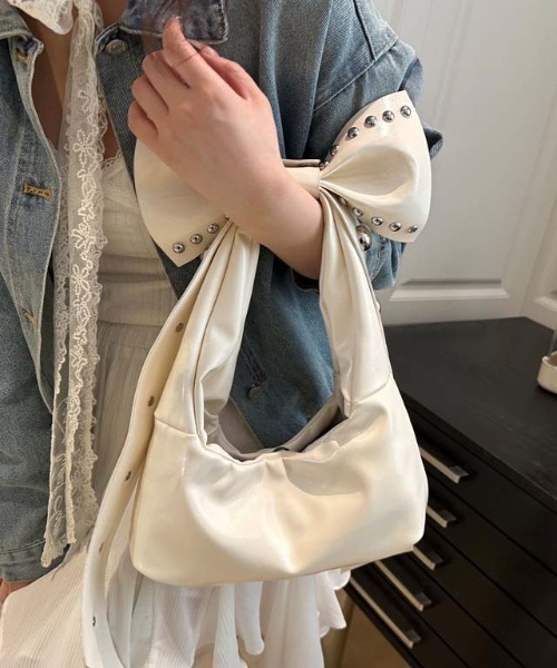 WEGO（ウィゴー）の「WEGO/リボンシンボルフェイクレザーハンドバッグ/ワンショルダー（ハンドバッグ・レディース・ブラウン/ホワイト/ワイン/ブラック・FREE）」の16枚目の写真