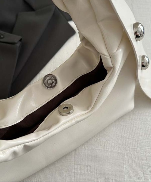 WEGO（ウィゴー）の「WEGO/リボンシンボルフェイクレザーハンドバッグ/ワンショルダー（ハンドバッグ・レディース・ブラウン/ホワイト/ワイン/ブラック・FREE）」の11枚目の写真