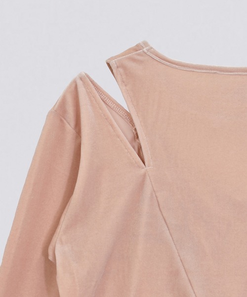 kiehtova（キエトヴァ）の「【kiehtova】VELOR SLIT GATHER TOPS/ベロア スリット ギャザー トップス KTWR46（Tシャツ/カットソー・レディース・ホワイト/ピンク/ブラック・FREE）」の9枚目の写真
