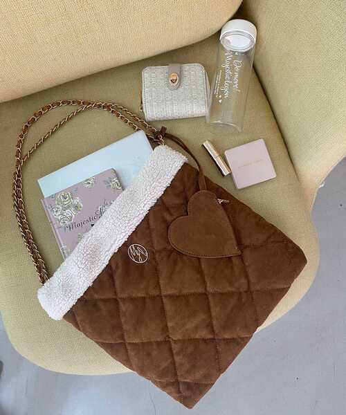 MAJESTIC LEGON（マジェスティックレゴン）の「ハートポーチセットキルティングバッグ（ショルダーバッグ・レディース・キャメル/ブラック・FREE）」の13枚目の写真