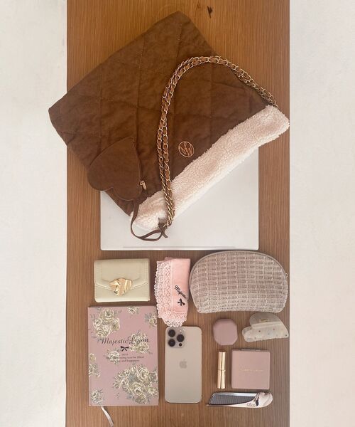 MAJESTIC LEGON（マジェスティックレゴン）の「ハートポーチセットキルティングバッグ（ショルダーバッグ・レディース・キャメル/ブラック・FREE）」の16枚目の写真