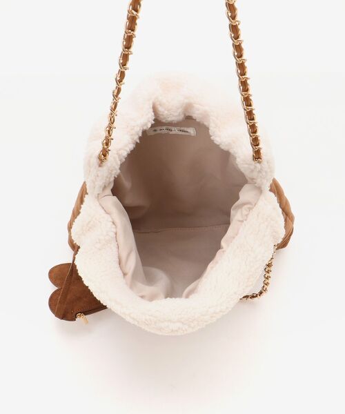 MAJESTIC LEGON（マジェスティックレゴン）の「ハートポーチセットキルティングバッグ（ショルダーバッグ・レディース・キャメル/ブラック・FREE）」の7枚目の写真