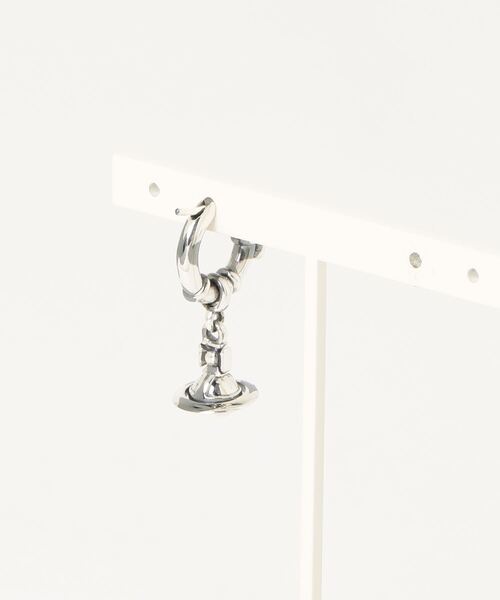 Vivienne Westwood MAN（ヴィヴィアンウエストウッドマン）の「MAN. PAULIANA SINGLE EARRING（ピアス（片耳用）・メンズ・ブラック・FREE）」の2枚目の写真