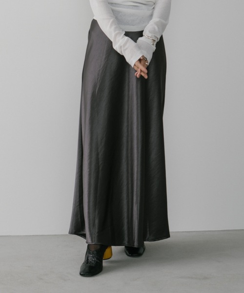 DRWCYS（ドロシーズ）の「サテンナロースカート（スカート・レディース・ブラック/グレー・SMALL/MEDIUM）」の2枚目の写真