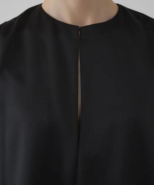 RIM.ARK（リムアーク）の「【RIM.ARK/リムアーク】Satin chic vest/サテンシックベスト（ベスト・レディース・ブラック/カーキ・FREE）」の3枚目の写真