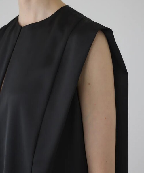 RIM.ARK（リムアーク）の「【RIM.ARK/リムアーク】Satin chic vest/サテンシックベスト（ベスト・レディース・ブラック/カーキ・FREE）」の4枚目の写真