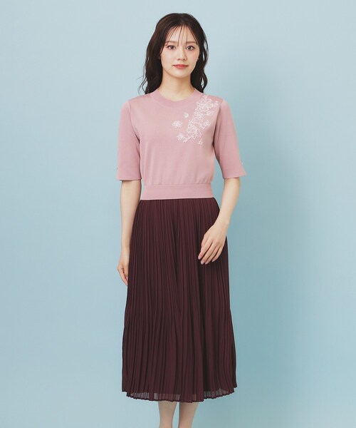 index（インデックス）の「刺繍デザインドッキングプリーツワンピース【洗濯機OK】（ワンピース・レディース・ナチュラル/チャコールグレー/ベビーピンク・00）」の16枚目の写真
