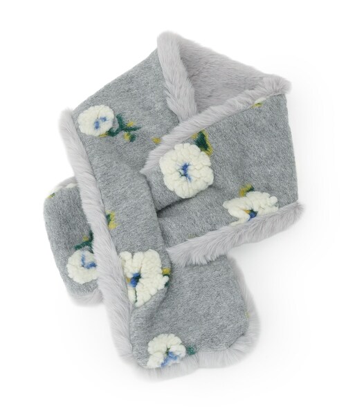 SHOO・LA・RUE（シューラルー）の「リバーシブルフラワーファーティペット（ストール/ショール・レディース・ベージュ系3/グレー系3/ブラック系3・00）」の14枚目の写真