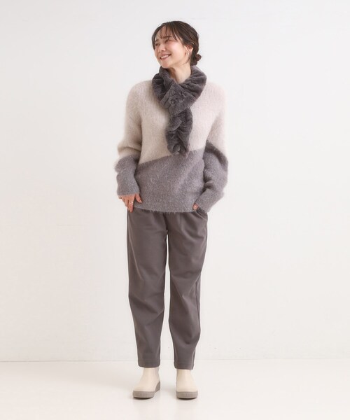 SHOO・LA・RUE（シューラルー）の「ウェーブフェイクファーマフラー（ストール/ショール・レディース・チャコールグレー/ピンク系/グレー/アイボリー/ブラウン系・00）」の11枚目の写真