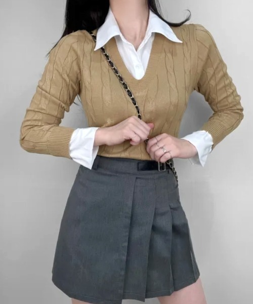 REMUR(レミュール)の「シャツレイヤード風ケーブルニット(ニット/セーター・レディース・ベージュ/グレー/ブラック・FREE)」の22枚目の写真